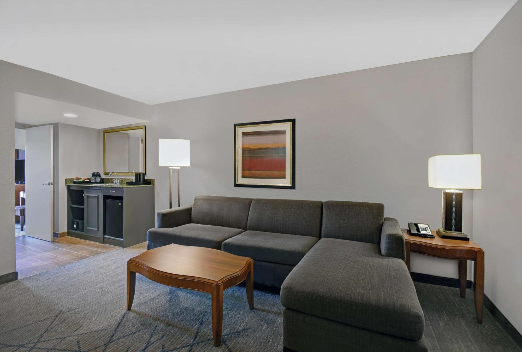 Embassy Suites By Hilton Detroit - Livonia/Novi Exterior foto