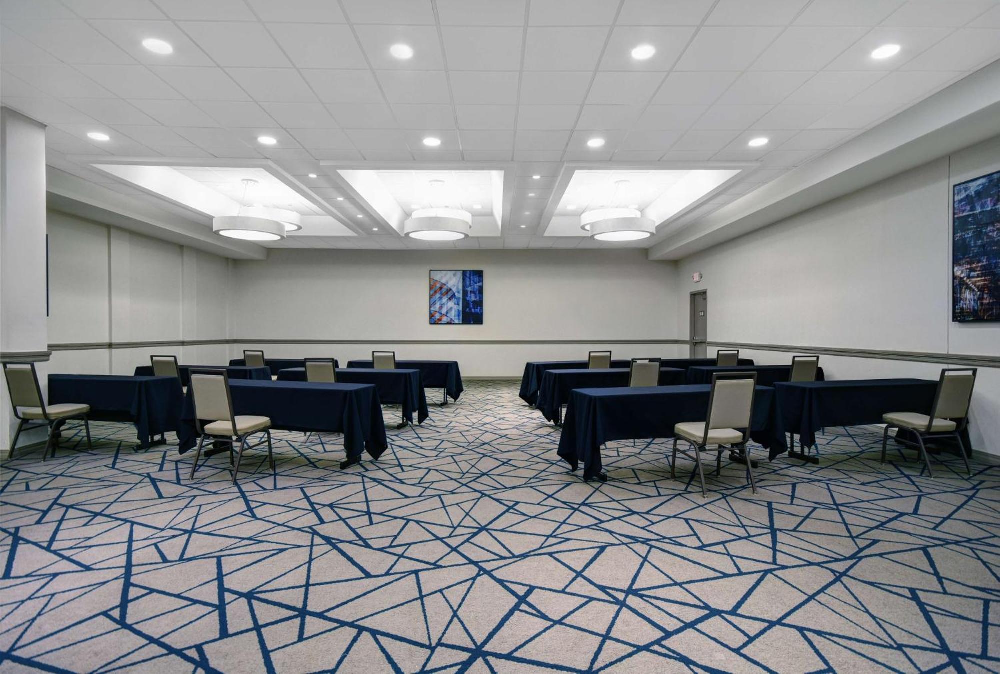 Embassy Suites By Hilton Detroit - Livonia/Novi Exterior foto