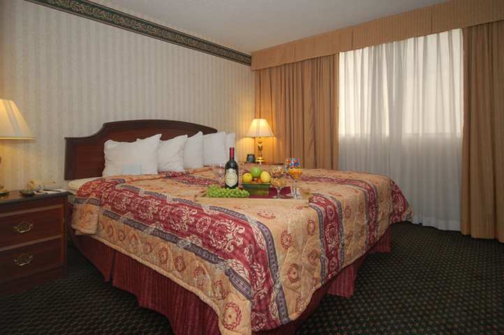 Embassy Suites By Hilton Detroit - Livonia/Novi Exterior foto