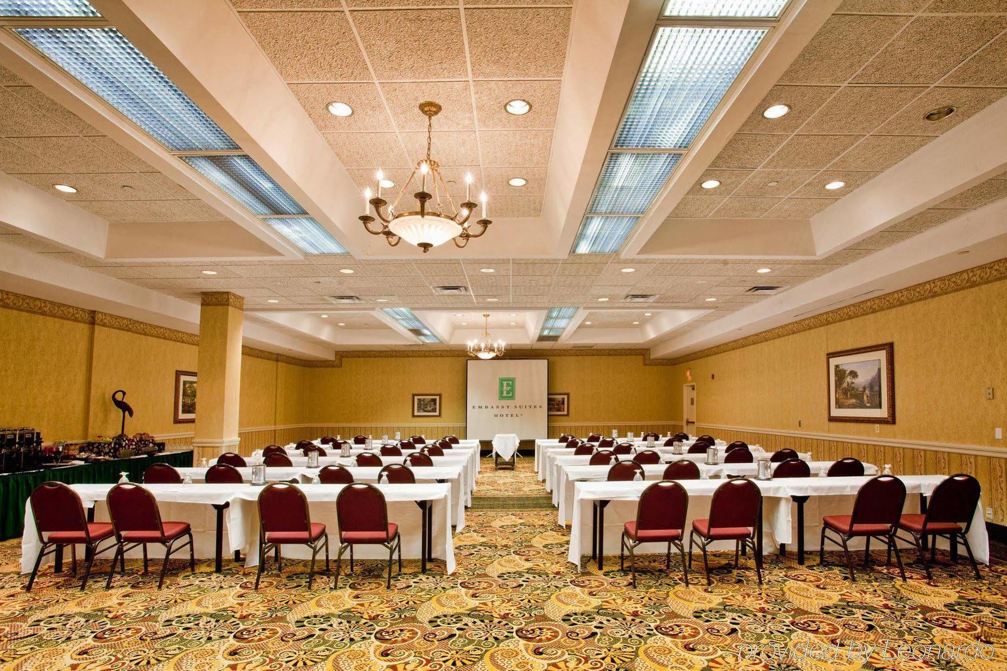 Embassy Suites By Hilton Detroit - Livonia/Novi Exterior foto